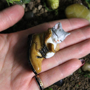 Sculpture de Chaton Endormi